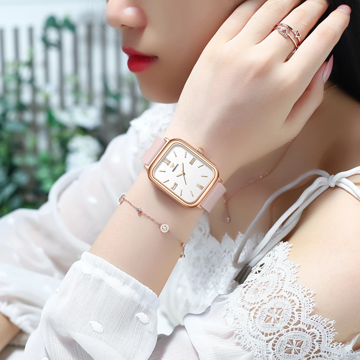 NIBOSI 2562 Customize Logo Simple Design Fashion Ladies Wristwatch Square Dial Silicone Band Women Quartz Watches
